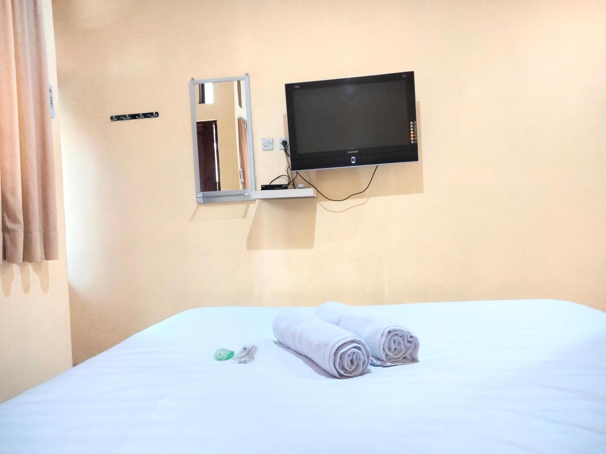 Wisma Mutiara Near Alun Alun Demak Mitra Reddoorz 外观 照片